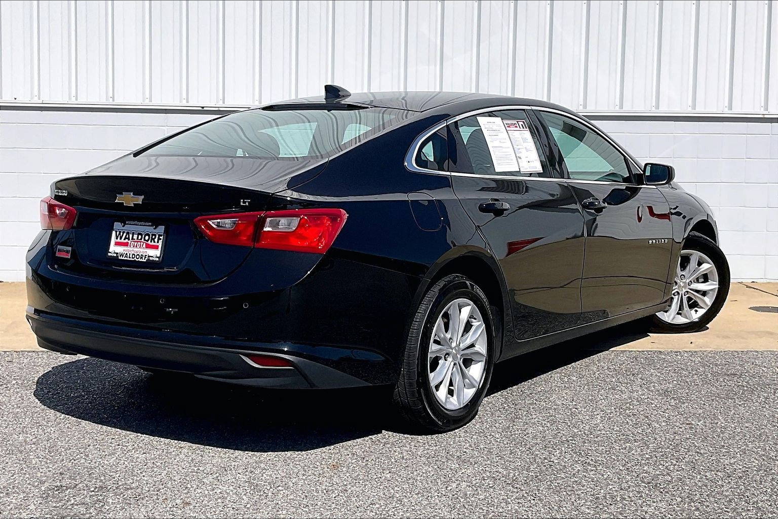 Used 2025 Chevrolet Malibu LT FWD image 17