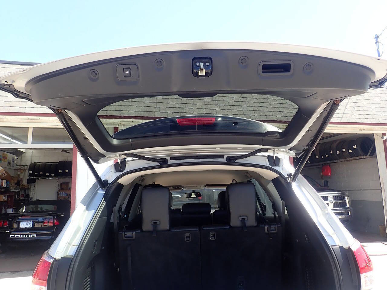 Used 2013 Nissan Pathfinder SL w/ Trailer Tow Pkg AWD/4WD image 24