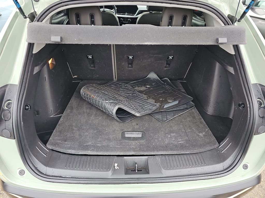 Used 2024 Chevrolet Trax ACTIV w/ Sunroof Package image 17