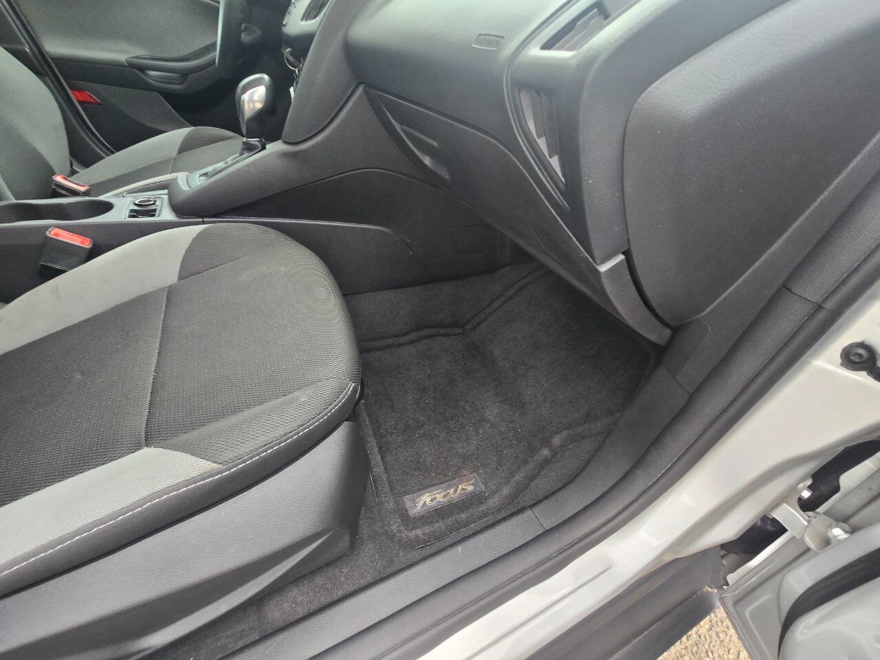 Used 2014 Ford Focus S FWD image 28