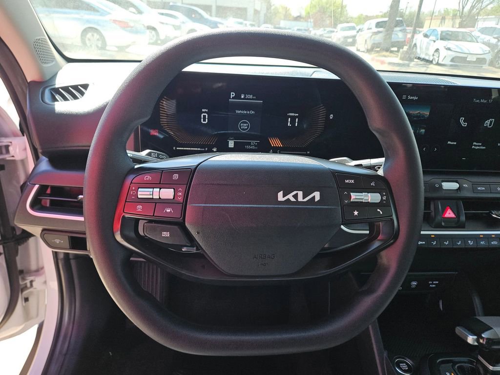 Used 2025 Kia K4 LXS image 18