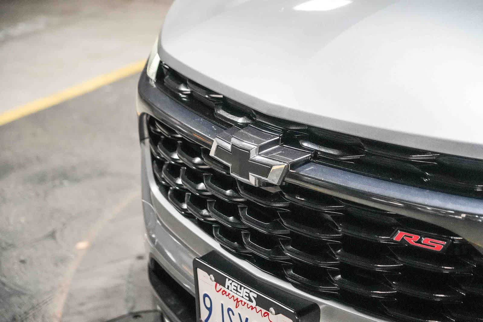 Used 2024 Chevrolet Trax RS w/ Driver Confidence Package FWD image 3