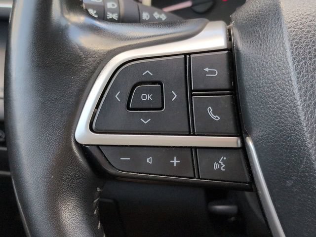 Certified 2024 Toyota Highlander XLE FWD image 25