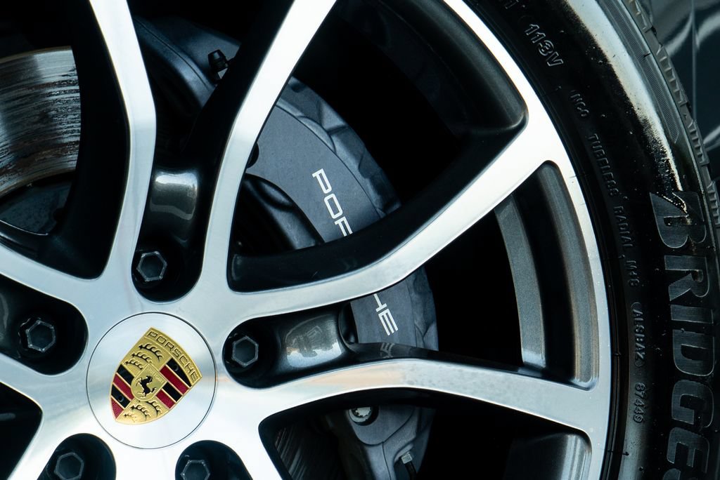 Used 2024 Porsche Cayenne AWD/4WD image 5