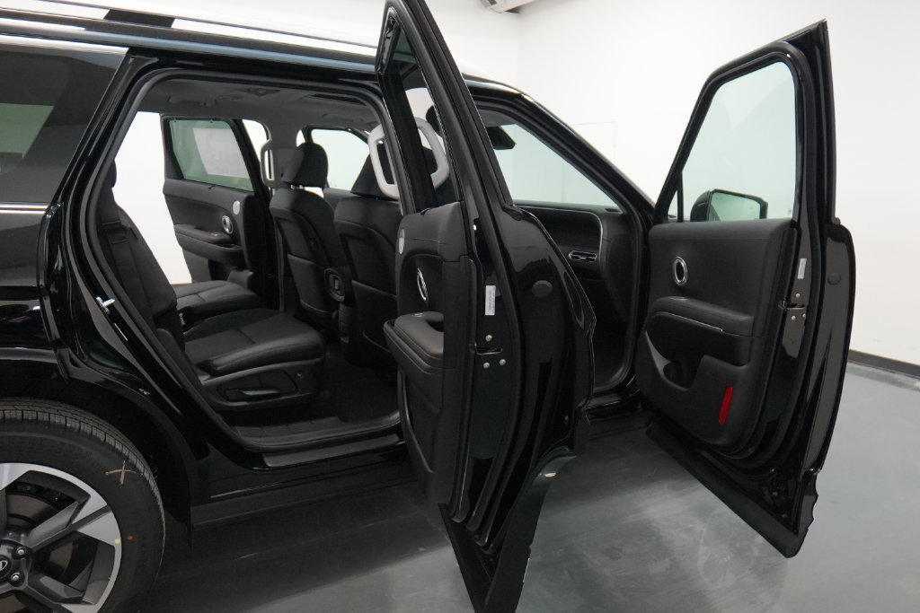 Certified 2026 Hyundai Palisade Limited AWD/4WD image 39