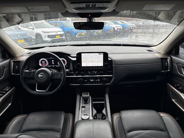 Used 2024 Nissan Pathfinder Platinum w/ Lighting Package (N93) image 43