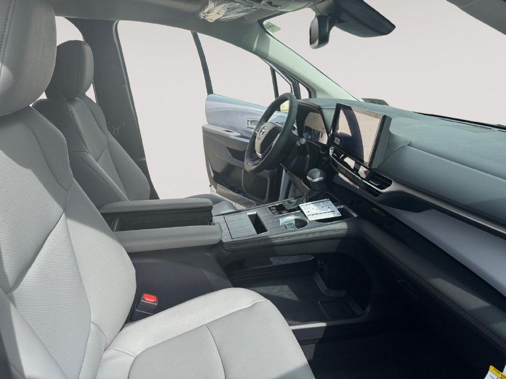 New 2026 Toyota Sienna XLE FWD image 15