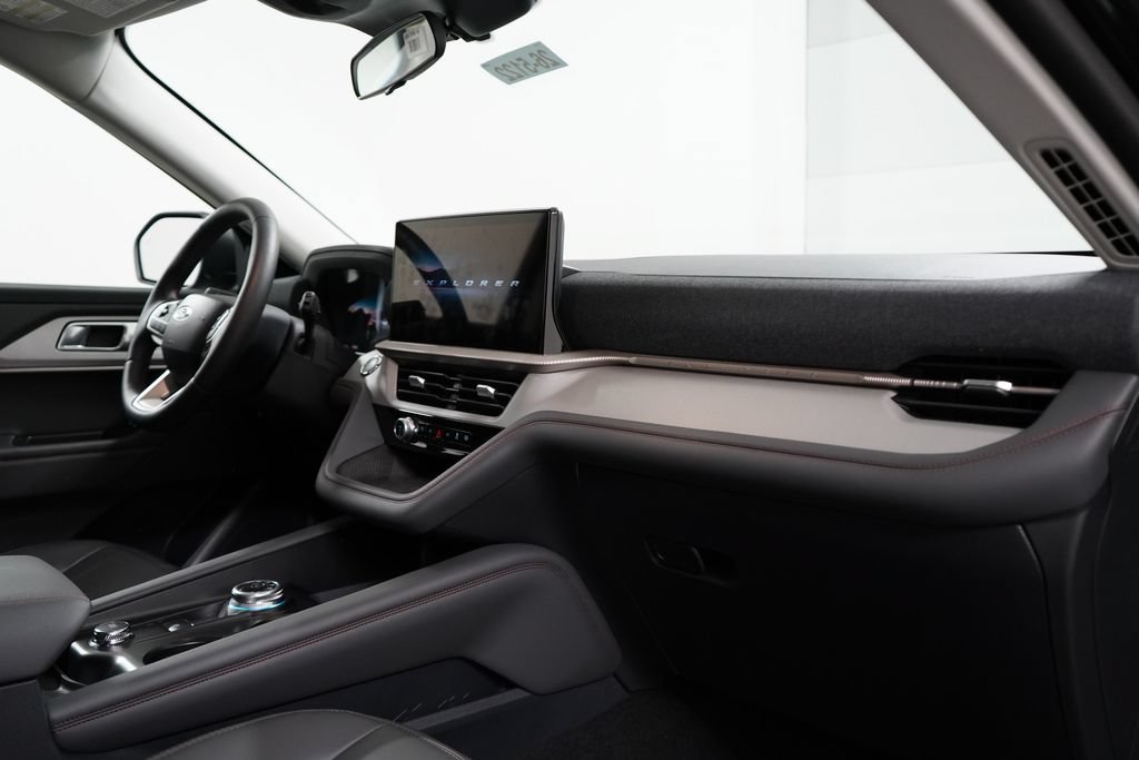 New 2026 Ford Explorer Active w/ Active Comfort Package AWD/4WD image 23