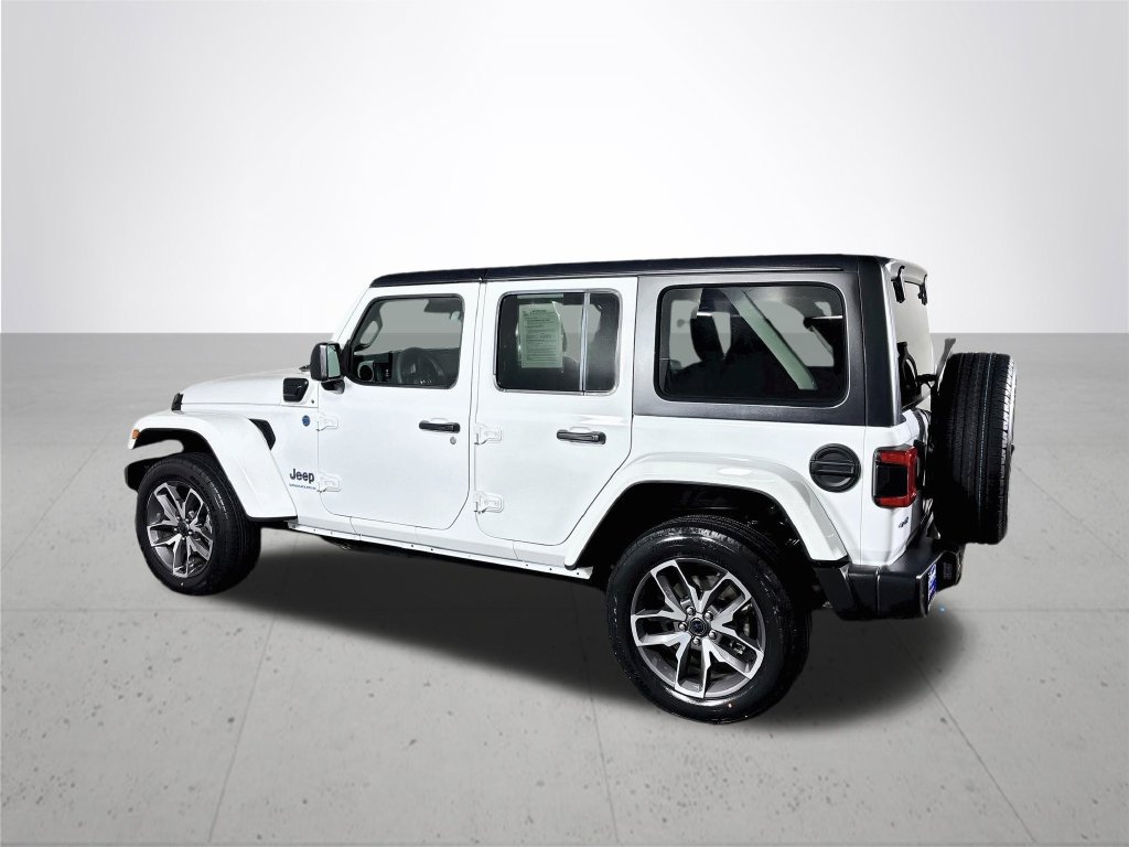 Certified 2024 Jeep Wrangler Unlimited w/ Convenience Group AWD/4WD image 9