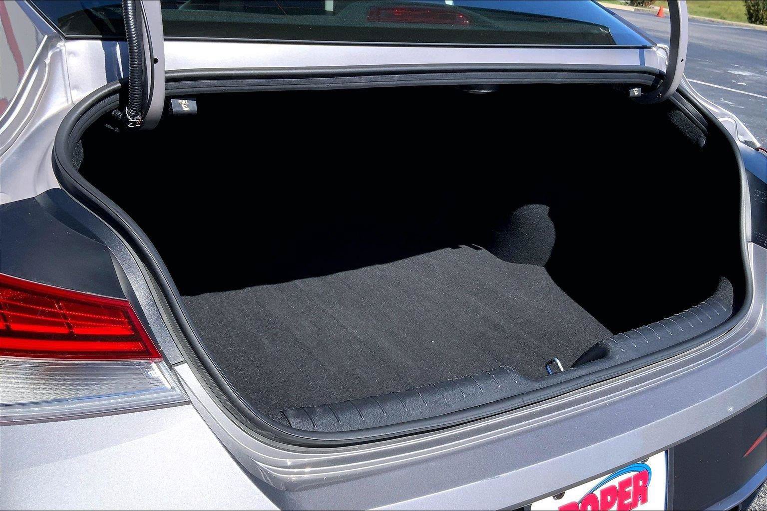Used 2025 Hyundai Elantra Limited FWD image 27