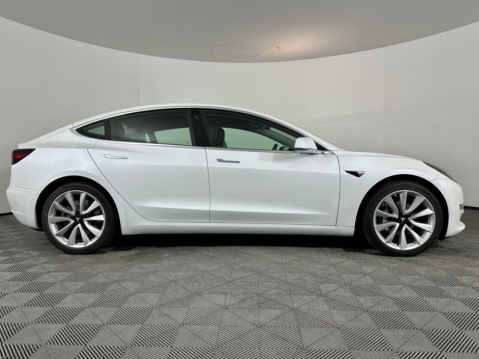 Used 2019 Tesla Model 3 Long Range image 28