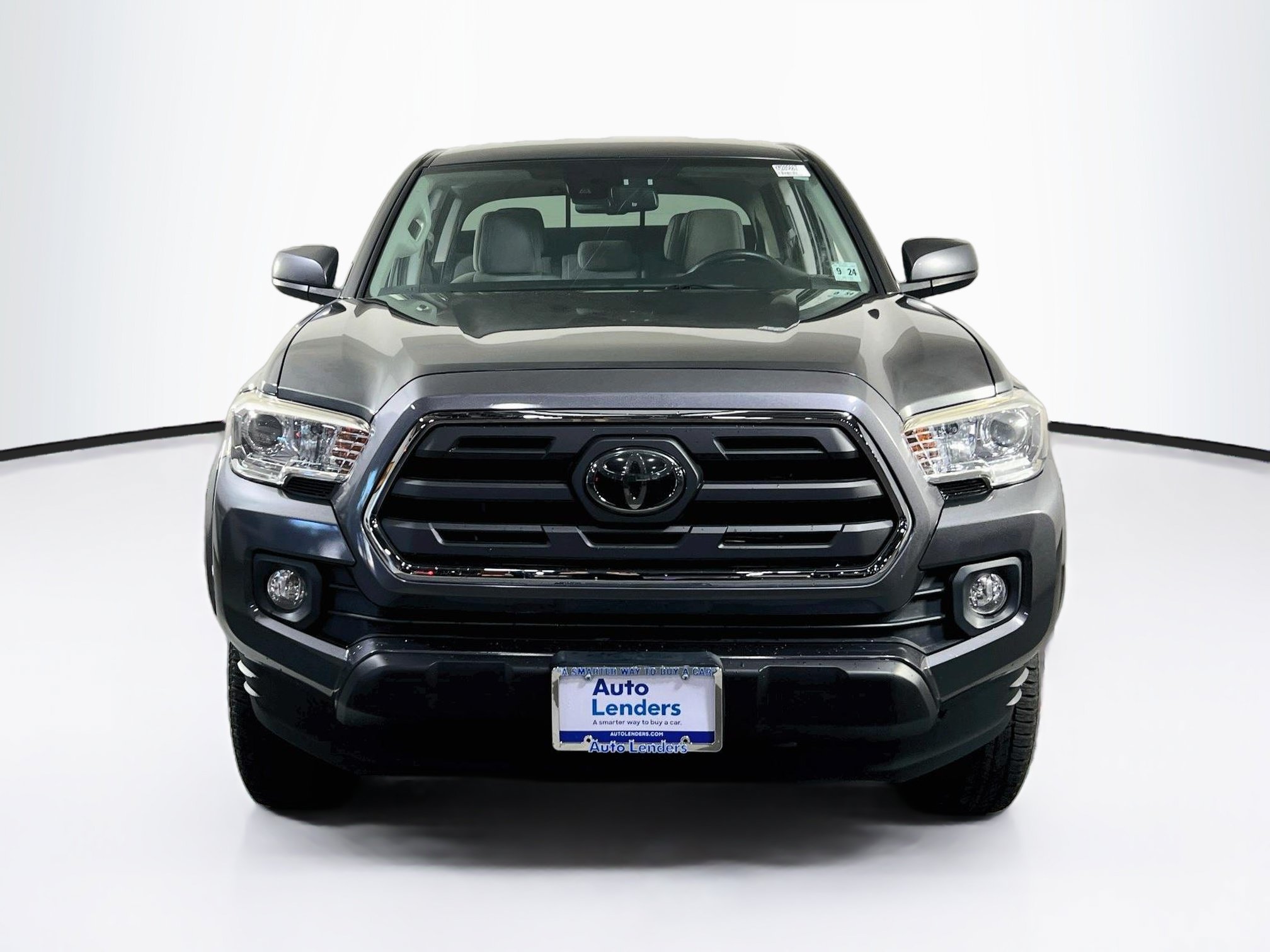 Used 2019 Toyota Tacoma SR5 AWD/4WD image 2