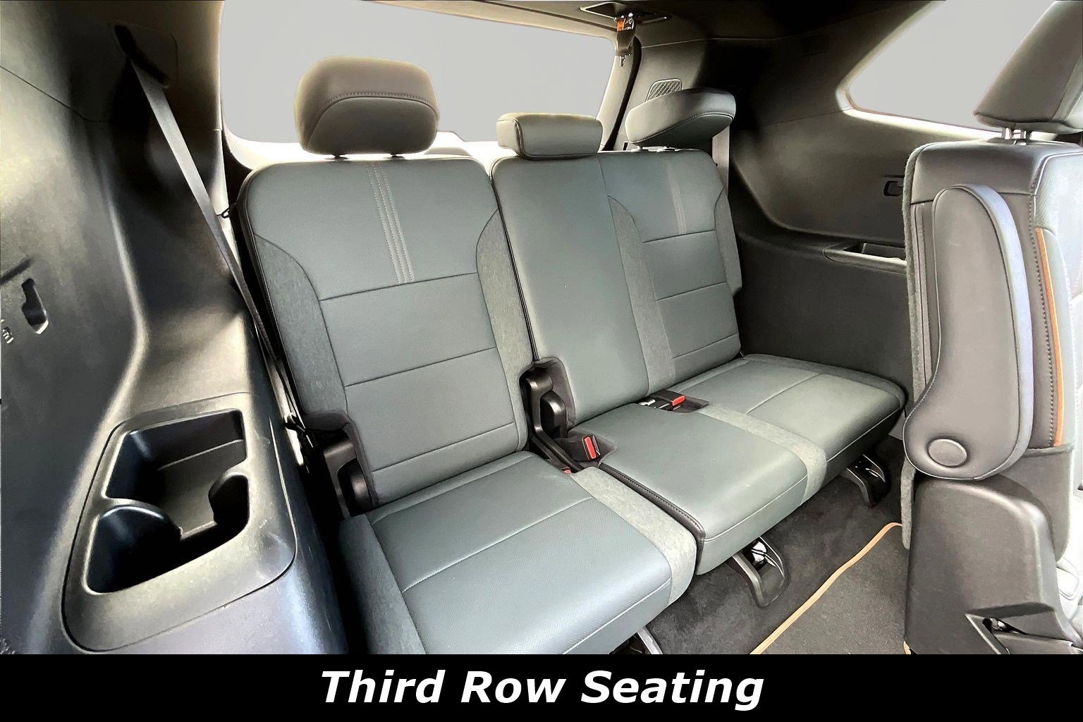 Used 2025 GMC Acadia AT4 w/ Luxury Package image 26