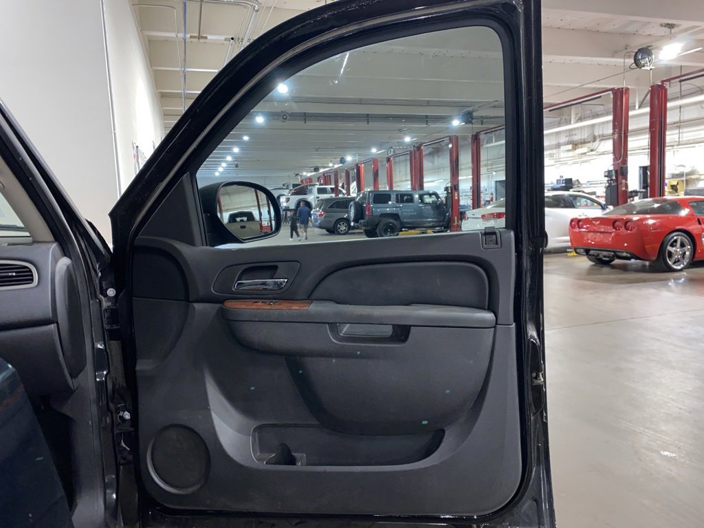 Used 2010 Chevrolet Tahoe LS w/ Interior Plus Package image 12