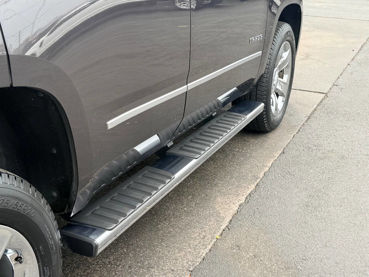 Used 2017 Chevrolet Tahoe LT w/ LT Signature Package image 14