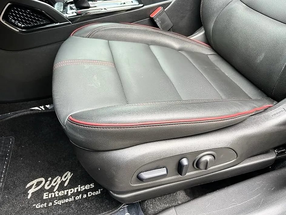 Used 2025 Chevrolet TrailBlazer RS w/ Convenience Package FWD image 14