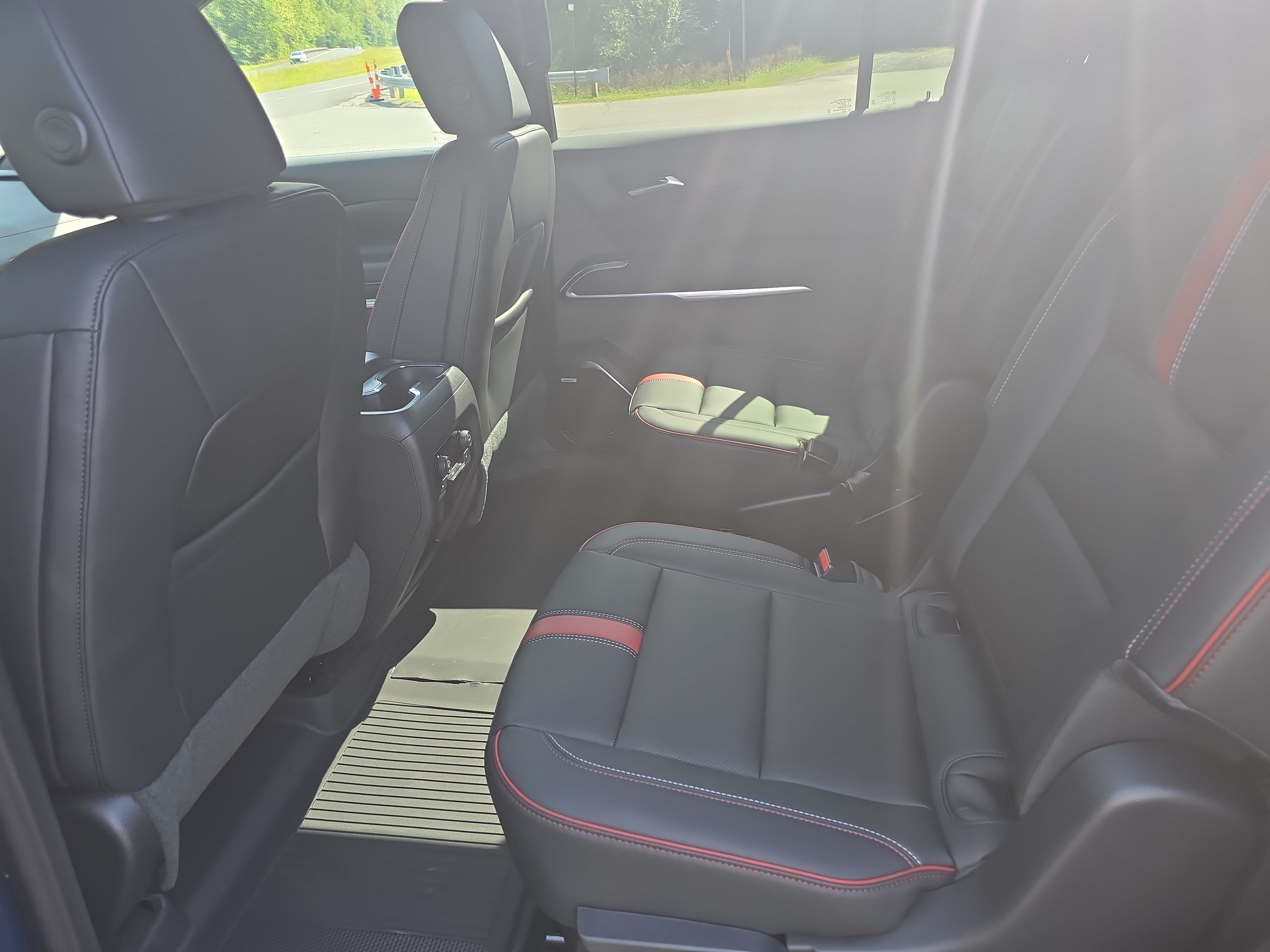 New 2027 Chevrolet Traverse RS w/ LPO, Floor Liner Package AWD/4WD image 20