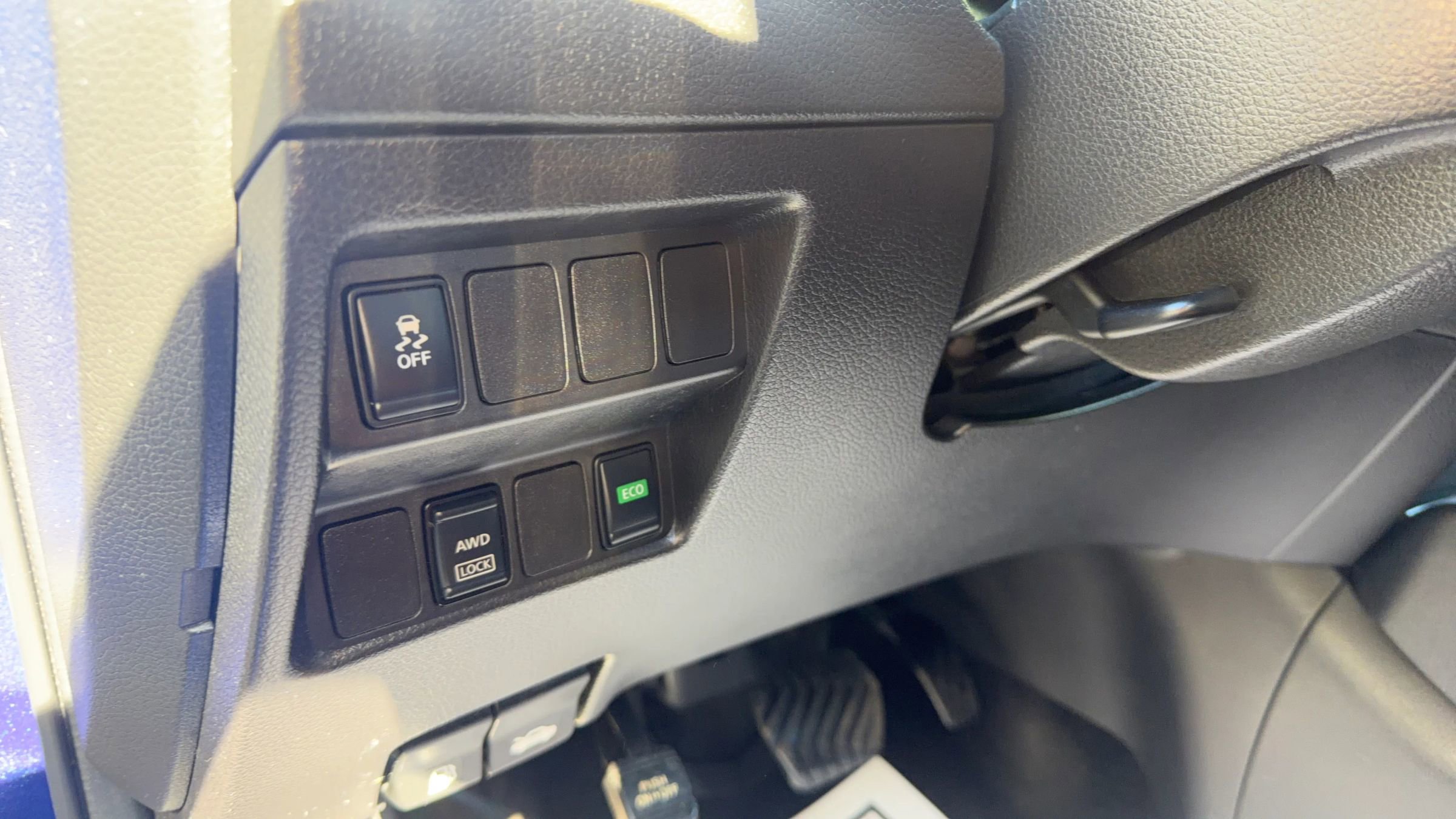 Used 2018 Nissan Rogue Sport S w/ S Appearance Package AWD/4WD image 33