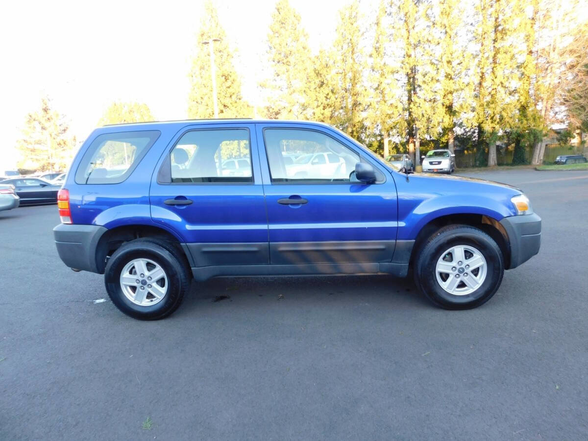 Used 2005 Ford Escape XLS FWD image 13