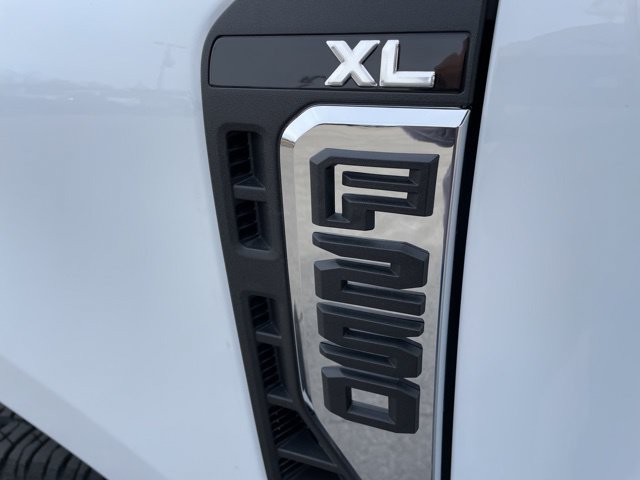New 2026 Ford F250 XL w/ XL Chrome Package AWD/4WD image 7