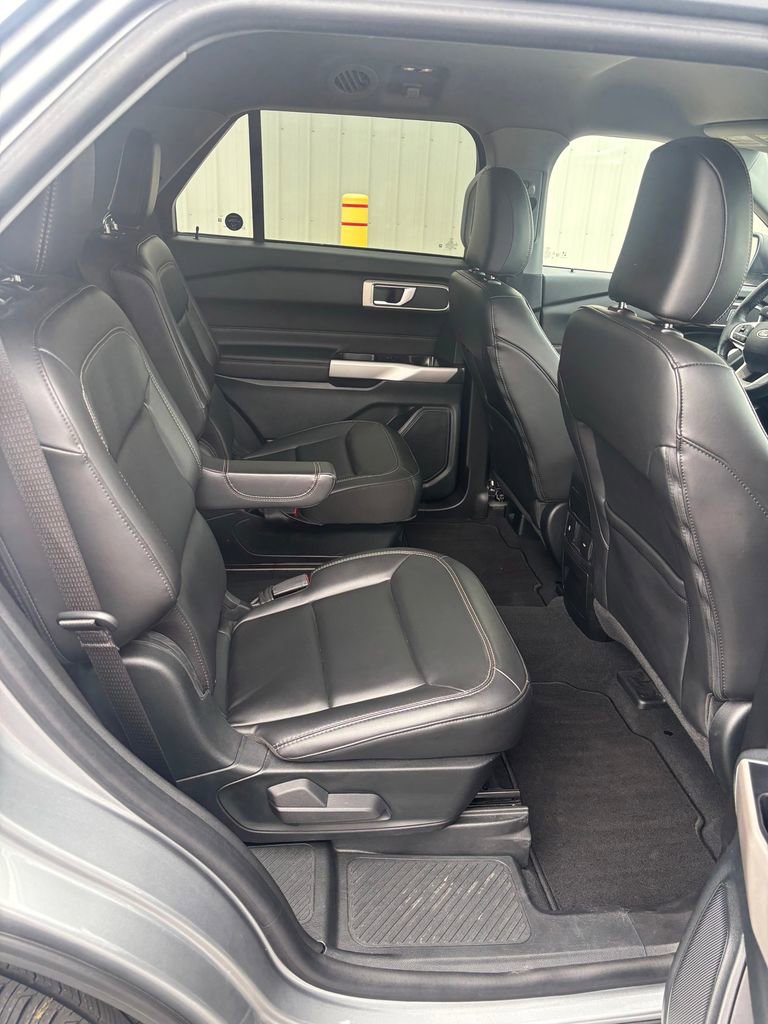 Used 2023 Ford Explorer XLT w/ Equipment Group 202A AWD/4WD image 20