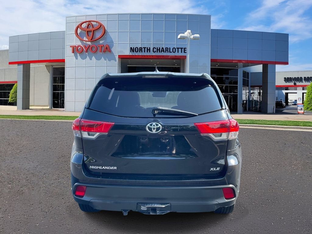 Used 2018 Toyota Highlander XLE FWD image 5