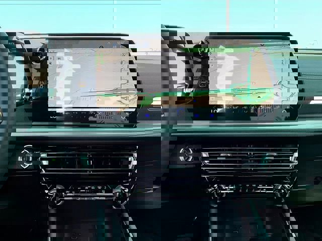 New 2025 Chevrolet Traverse LT w/ Driver Confidence Package image 11