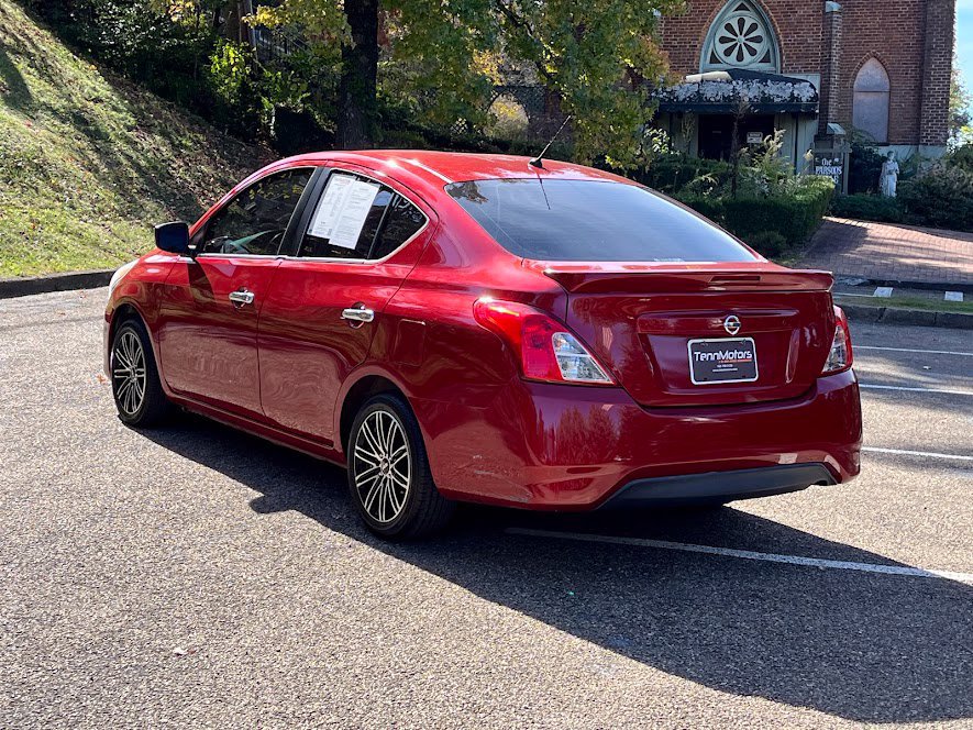 Used 2015 Nissan Versa SV FWD image 22