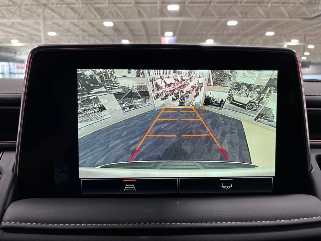 Certified 2024 GMC Yukon XL SLT AWD/4WD image 32