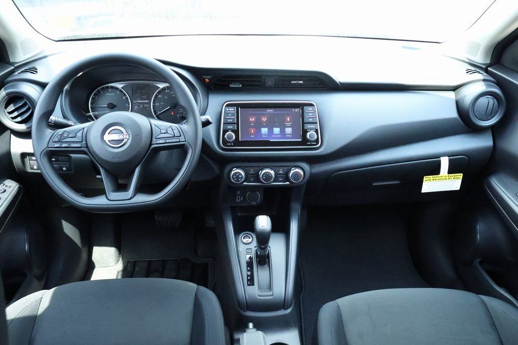 New 2025 Nissan Kicks Play S image 6