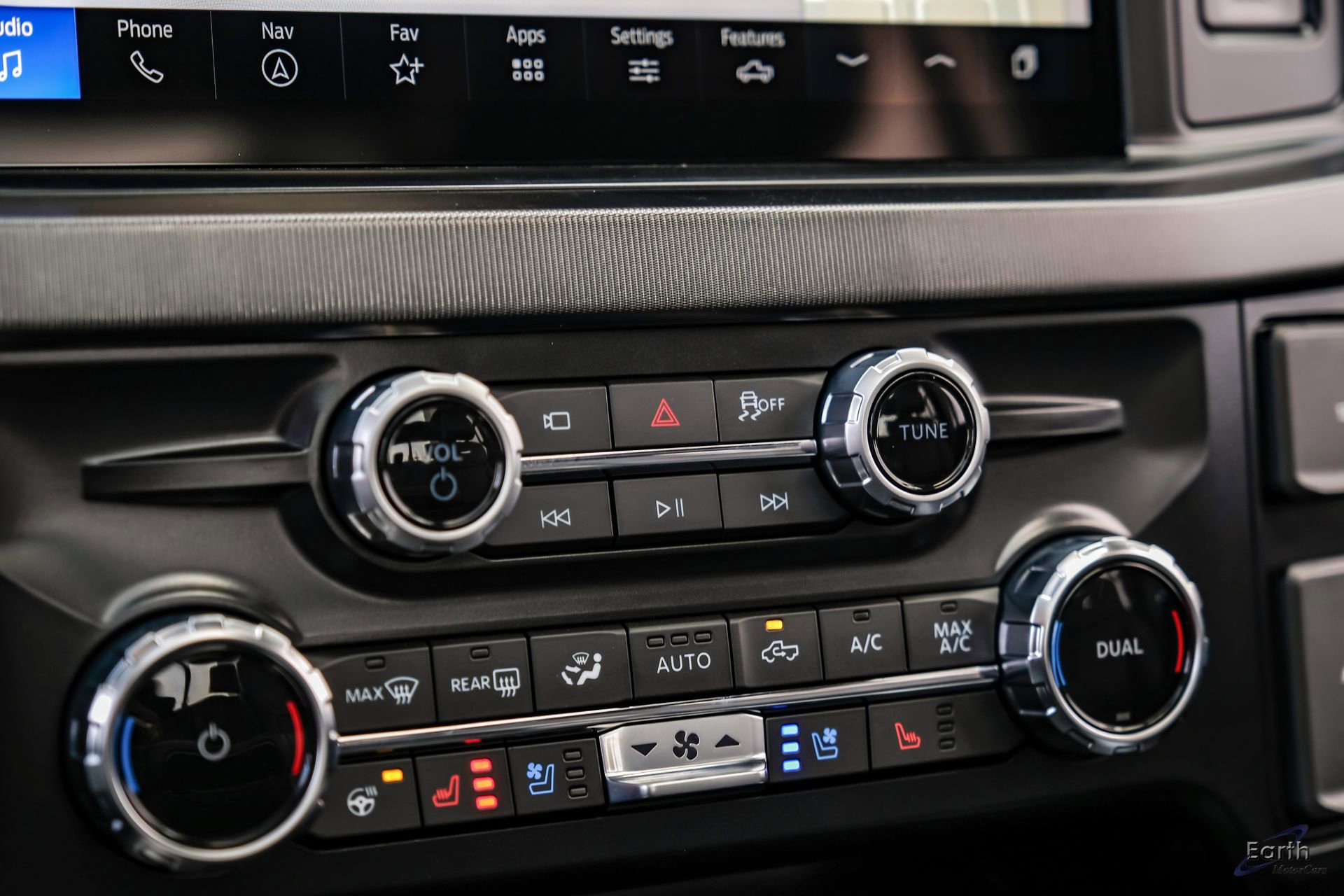 Used 2026 Ford F450 Platinum w/ FX4 Off-Road Package image 63