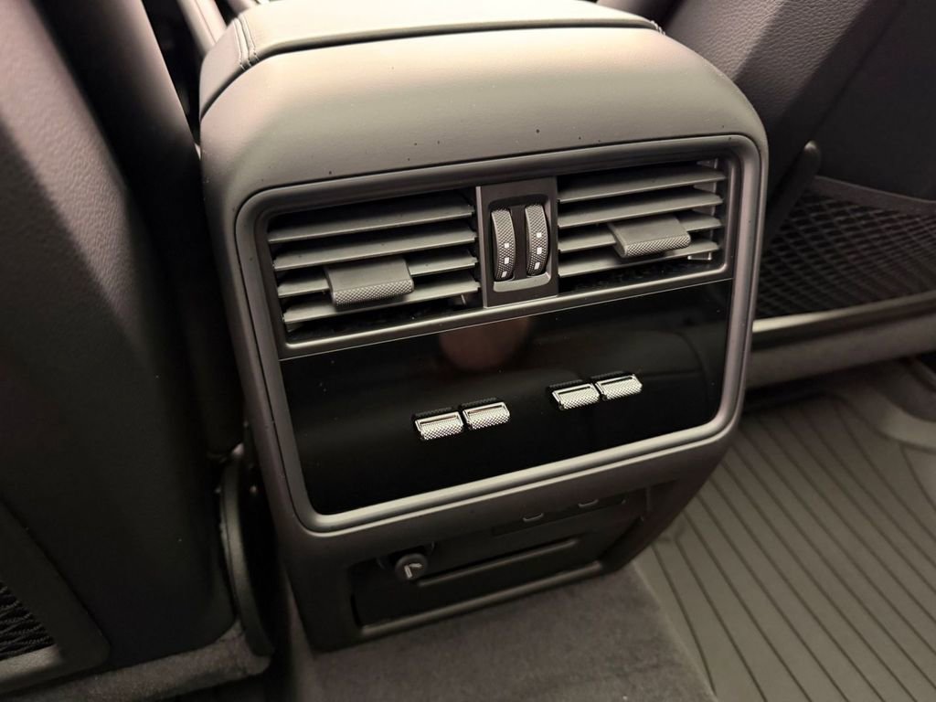 New 2026 Porsche Cayenne Coupe AWD/4WD image 14