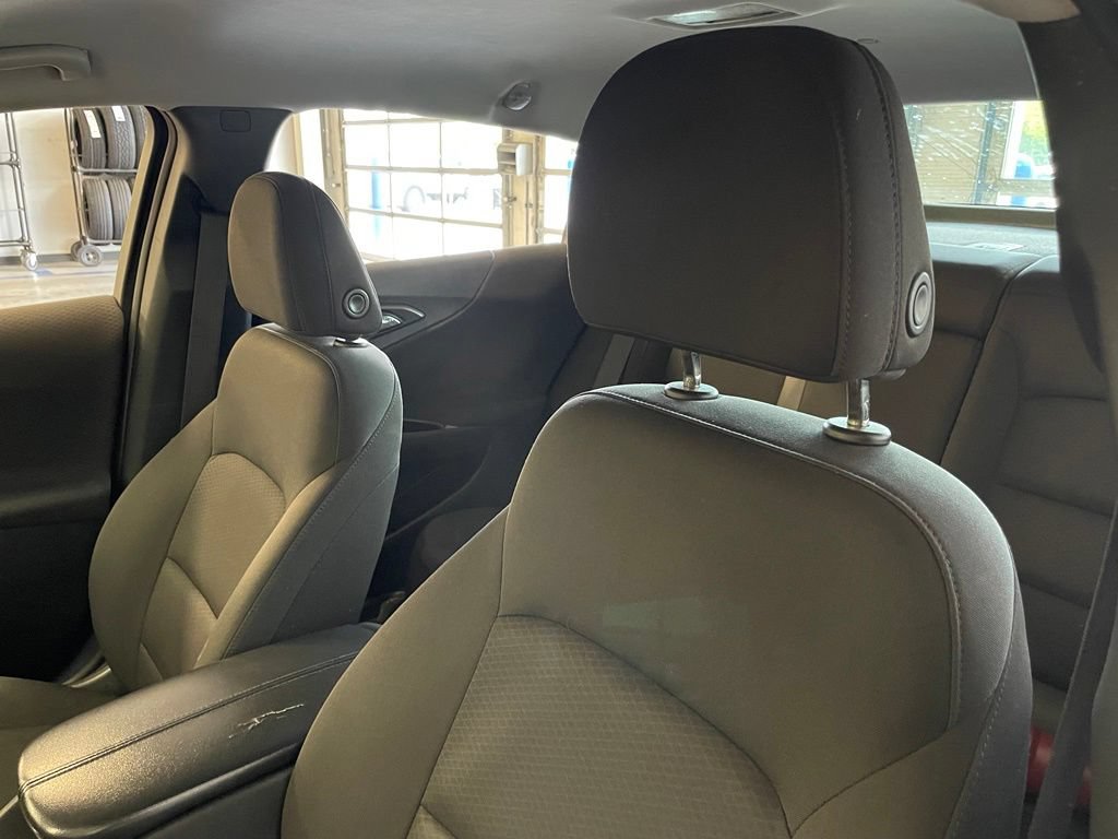 Used 2021 Chevrolet Malibu LT FWD image 23