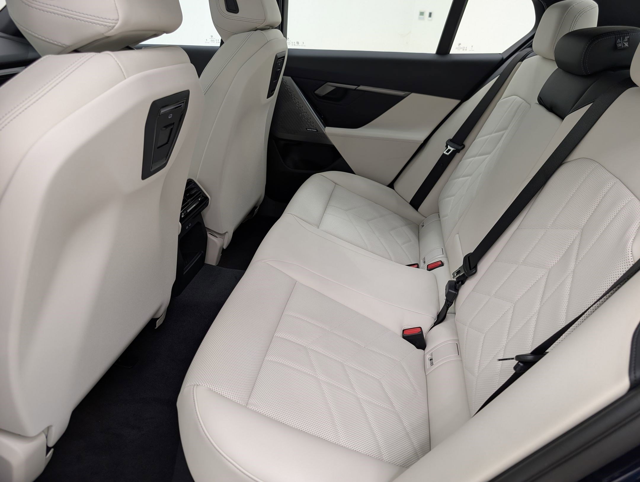 New 2026 BMW 530i w/ Premium Package RWD image 15