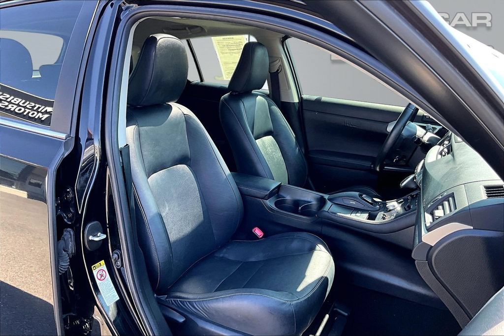 Used 2012 Lexus CT 200h Premium w/ Leather Pkg FWD image 7