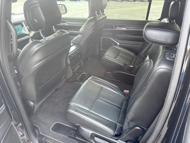 Used 2024 Jeep Wagoneer L Series II AWD/4WD image 7