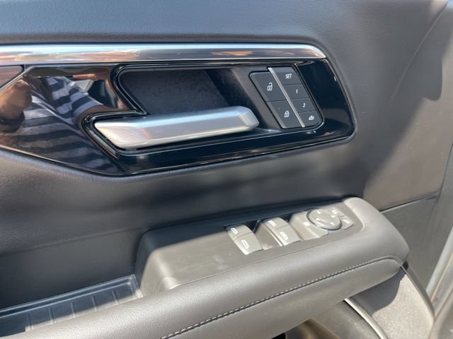 Used 2025 Chevrolet Tahoe Z71 AWD/4WD image 14