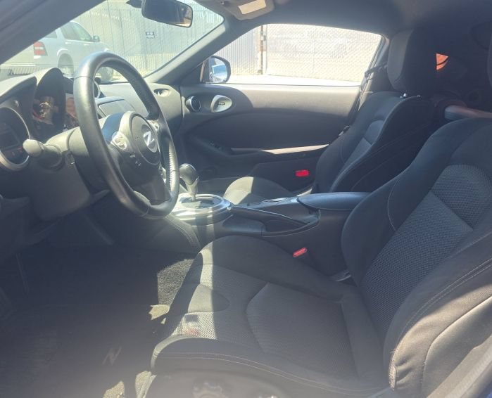 Used 2016 Nissan 370Z Coupe RWD image 6