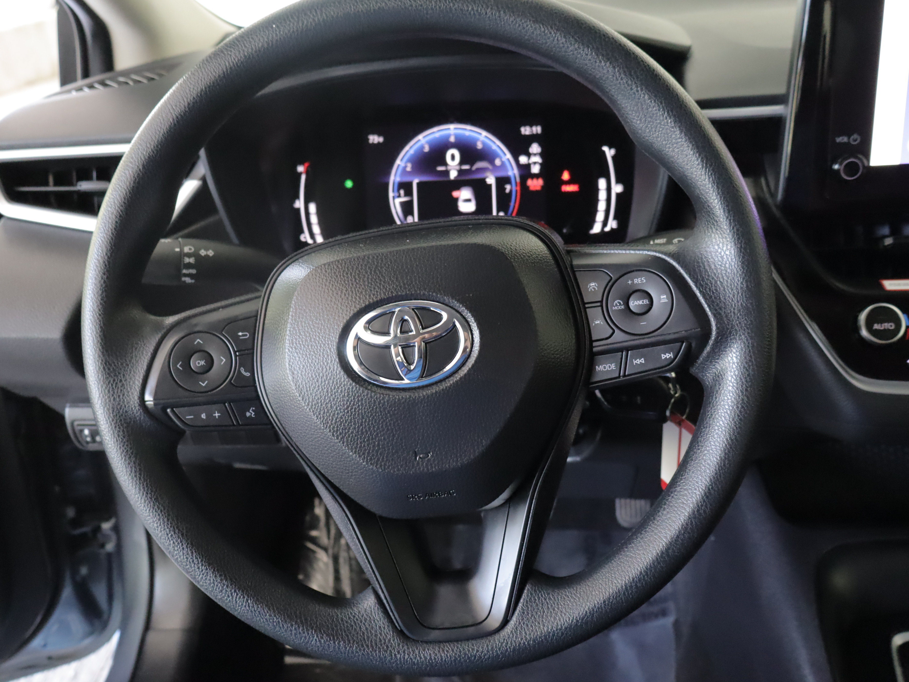 Used 2026 Toyota Corolla LE FWD image 12