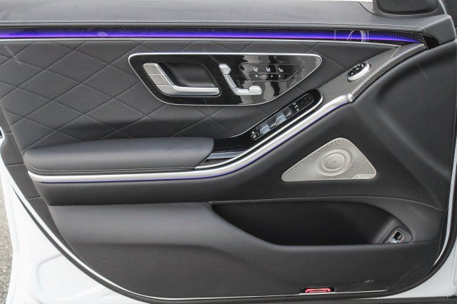 Used 2025 Mercedes-Benz S 580 4MATIC Sedan image 21