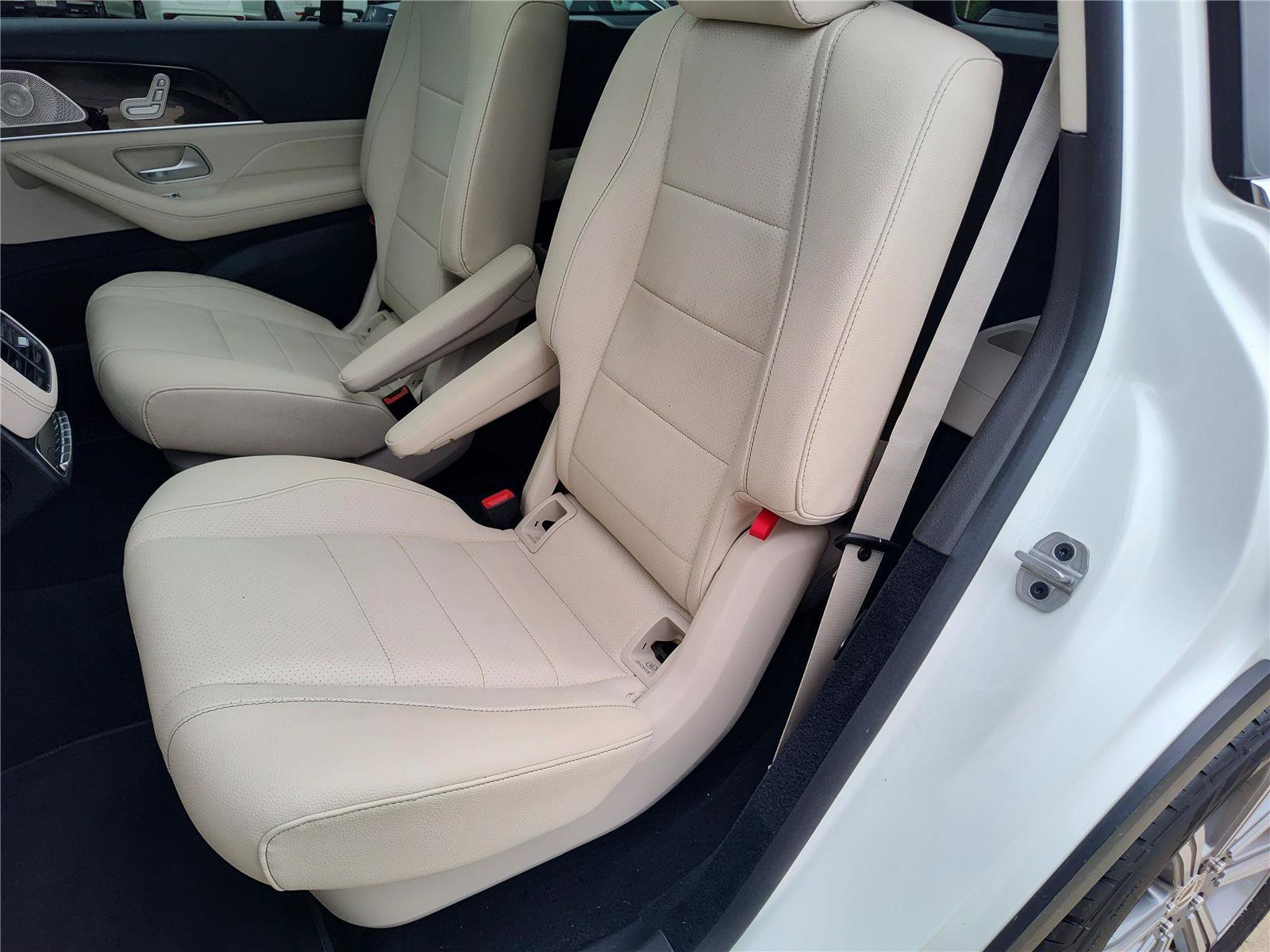 Used 2021 Mercedes-Benz GLS 450 4MATIC image 27