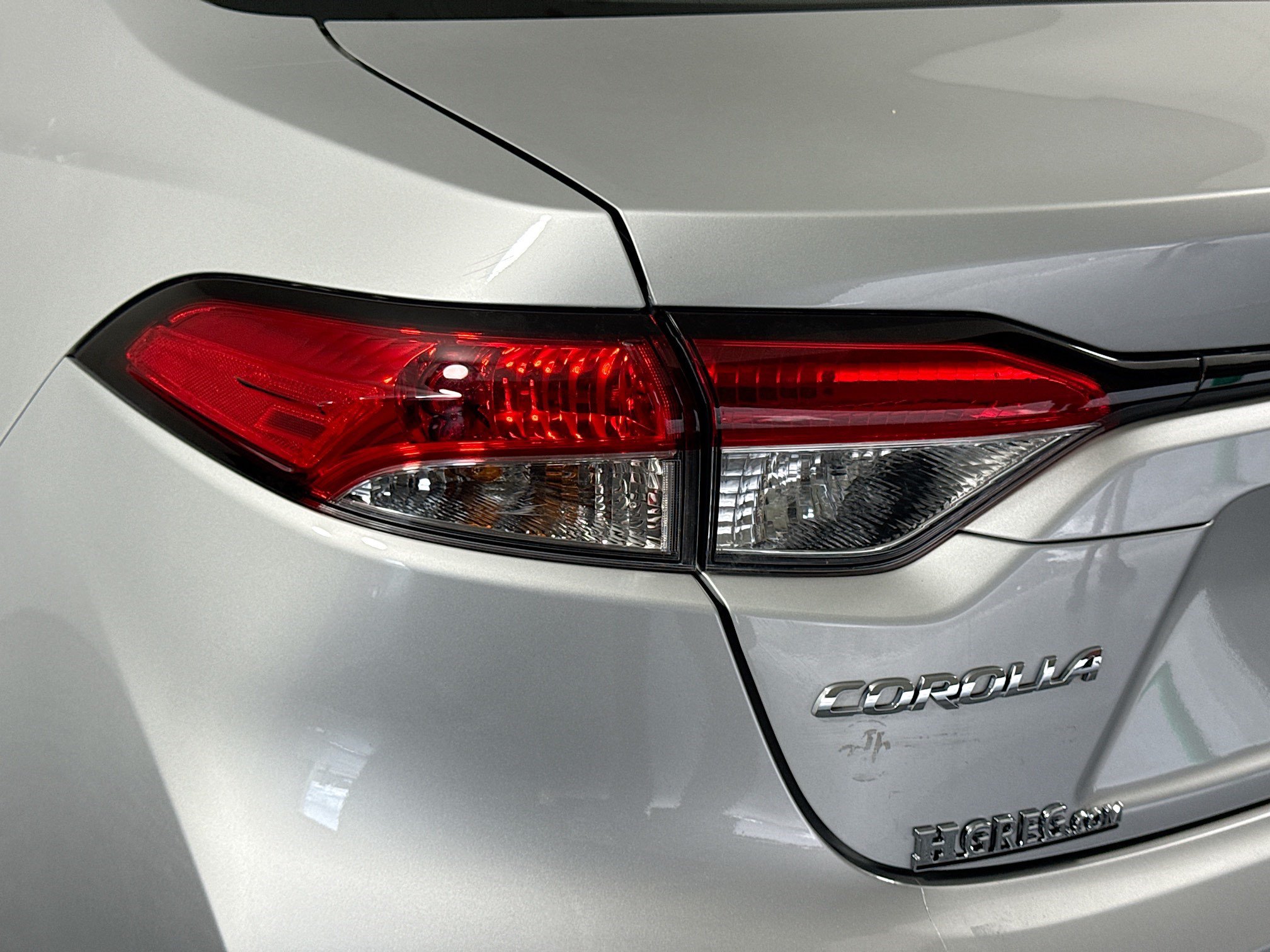 Used 2024 Toyota Corolla LE FWD image 35