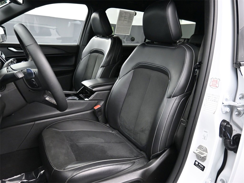 Used 2023 Jeep Grand Cherokee L Laredo image 18