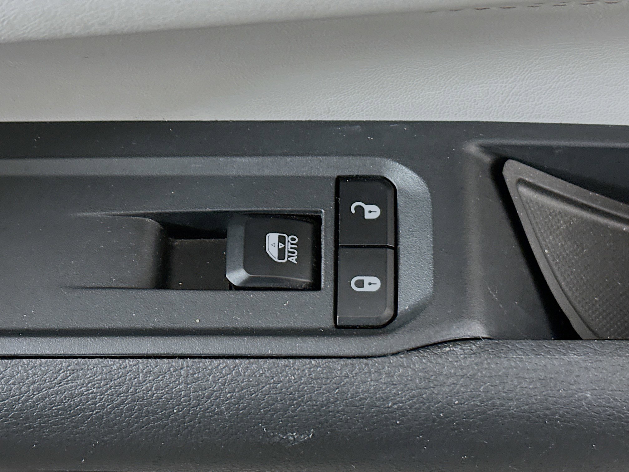 Used 2025 Jeep Compass Limited AWD/4WD image 29