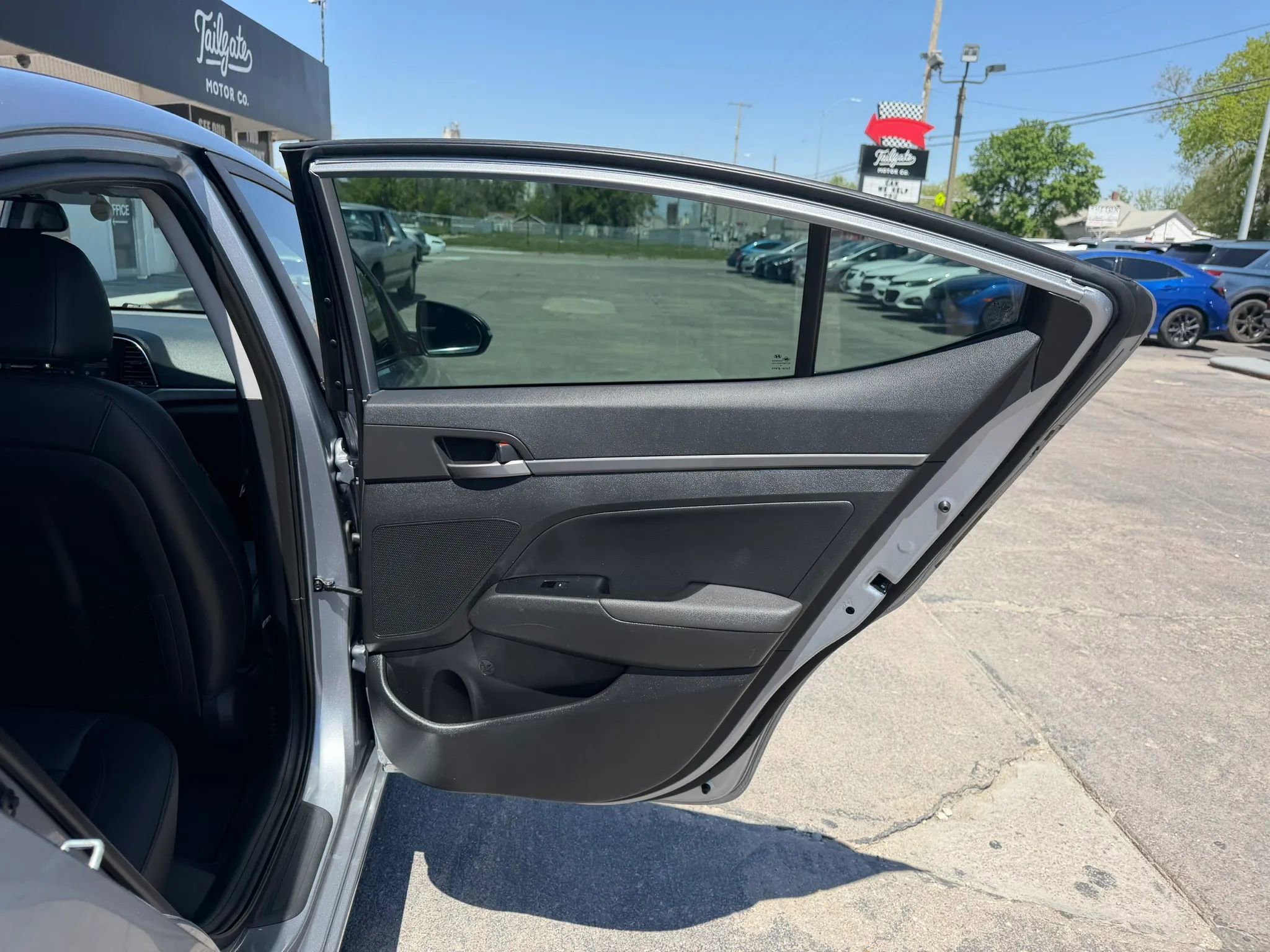 Used 2017 Hyundai Elantra Limited FWD image 15