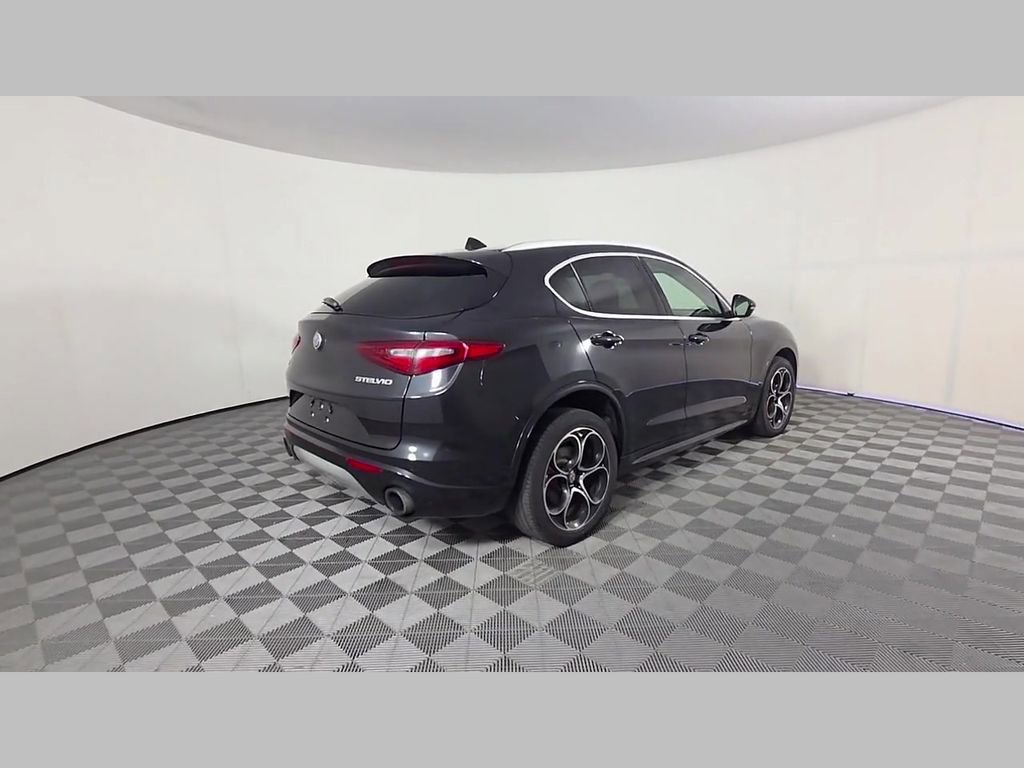 Used 2020 Alfa Romeo Stelvio Ti w/ Active Blind Spot Package AWD/4WD image 38