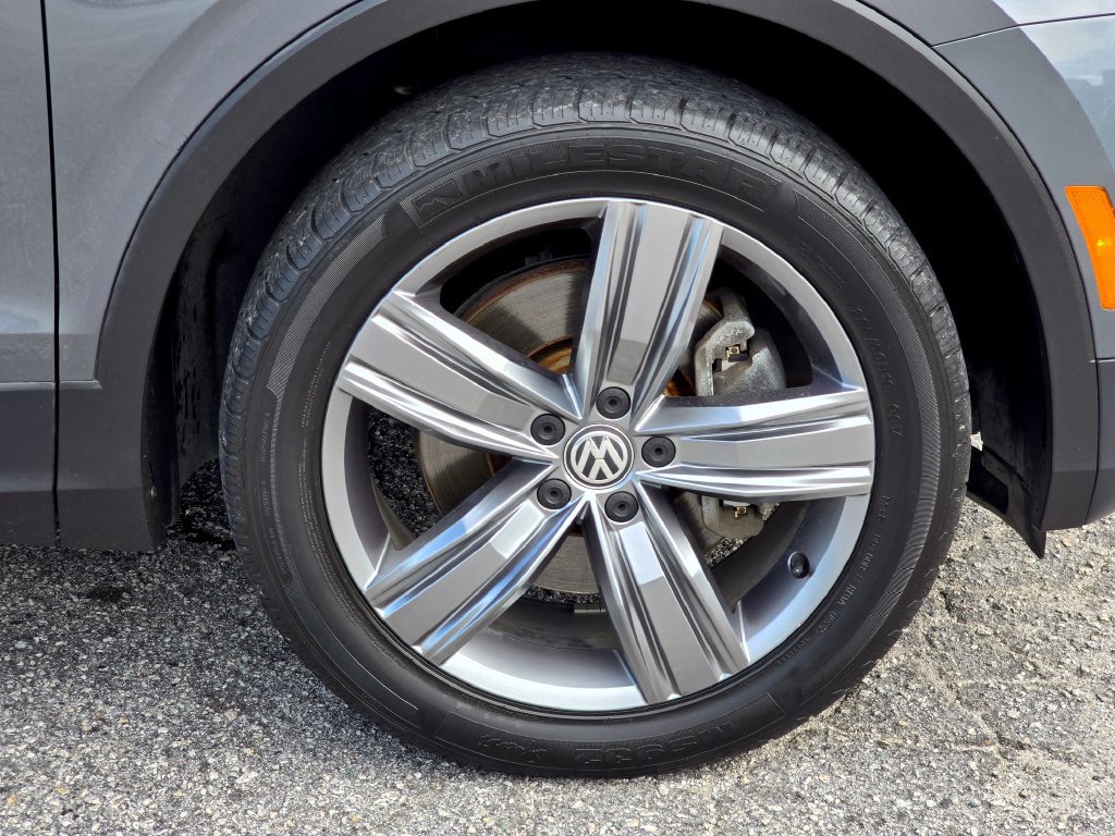 Used 2019 Volkswagen Tiguan SEL Premium AWD/4WD image 24