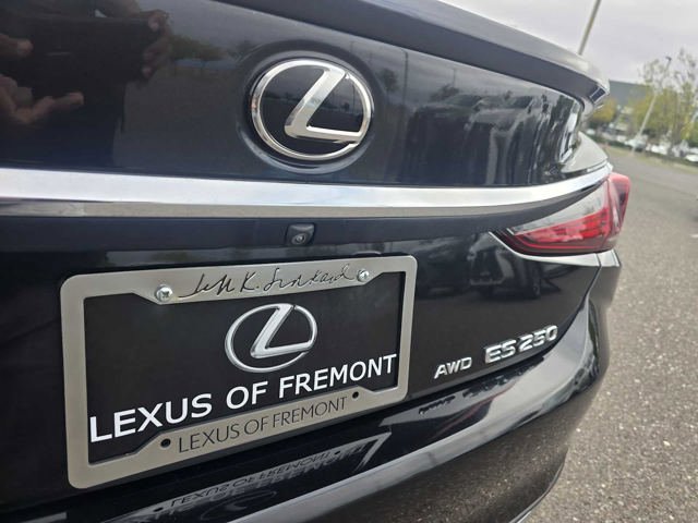 Certified 2021 Lexus ES 250 w/ Premium Package AWD/4WD image 13