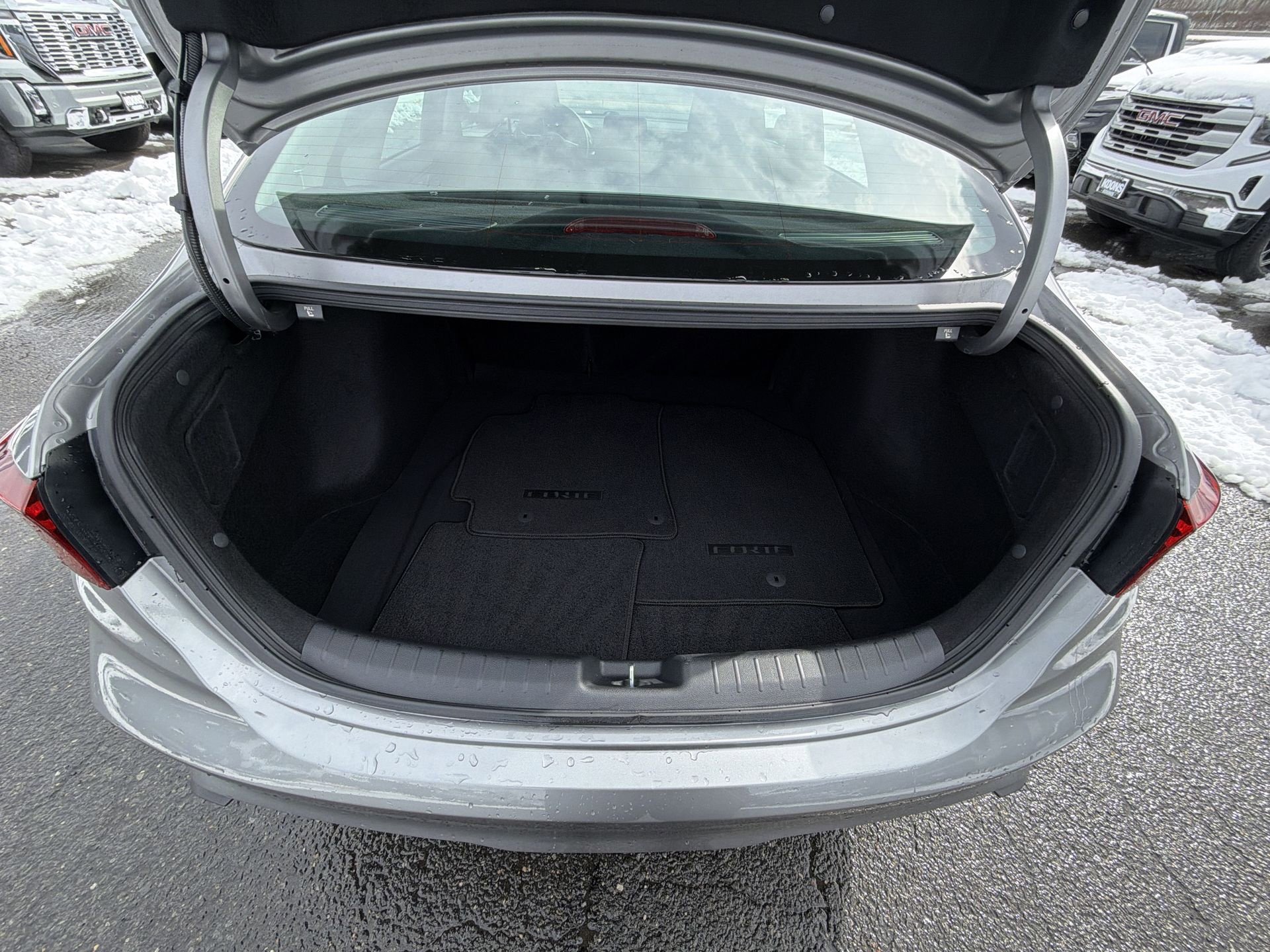 Used 2023 Kia Forte LXS w/ LXS Technology Package image 24