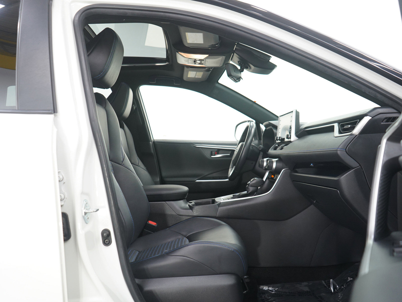 Used 2020 Toyota RAV4 XSE image 11